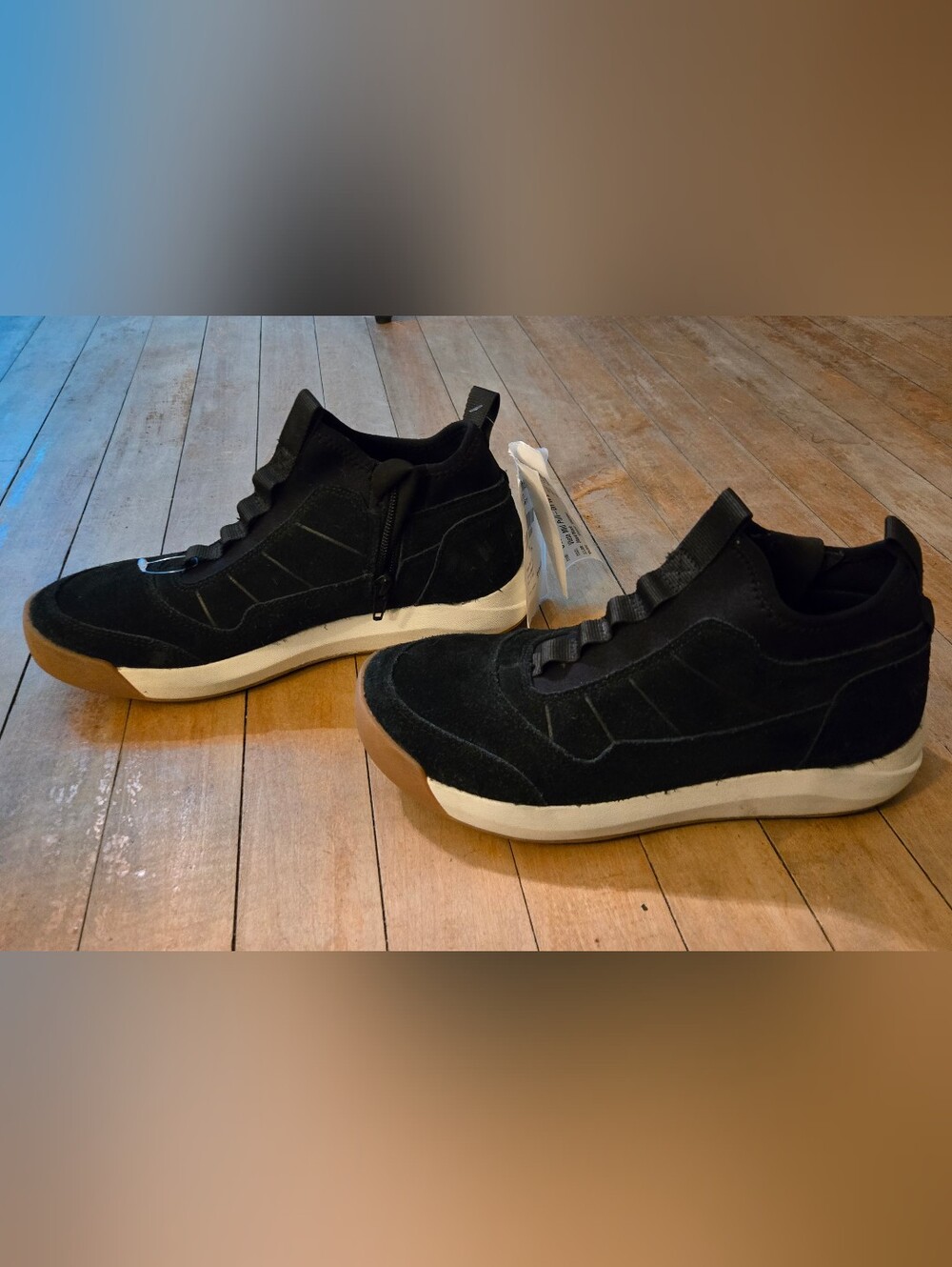 LL Bean Vista Mid Pull on sneaker